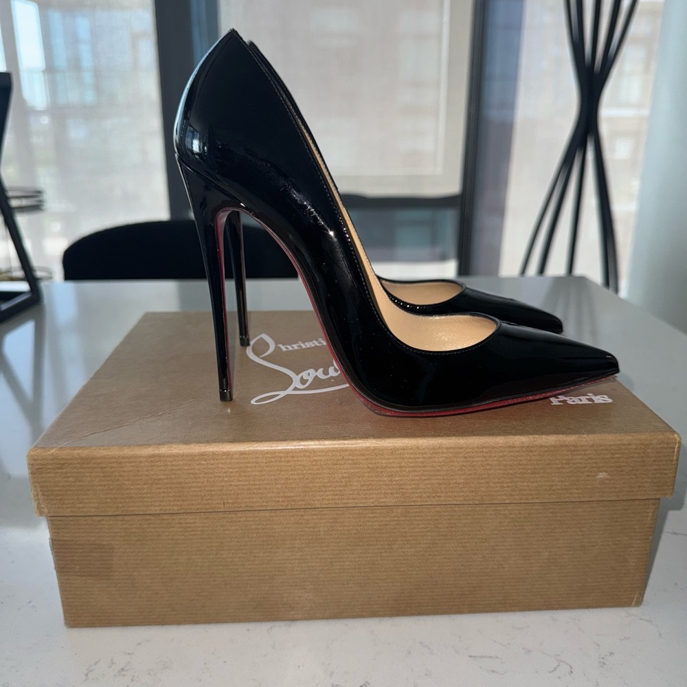 Christian Louboutin So Kate Heels